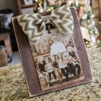 Bow-Picture-Frame-DIY-500x750