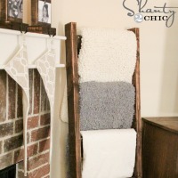 DIY-Wooden-Blanket-Ladder